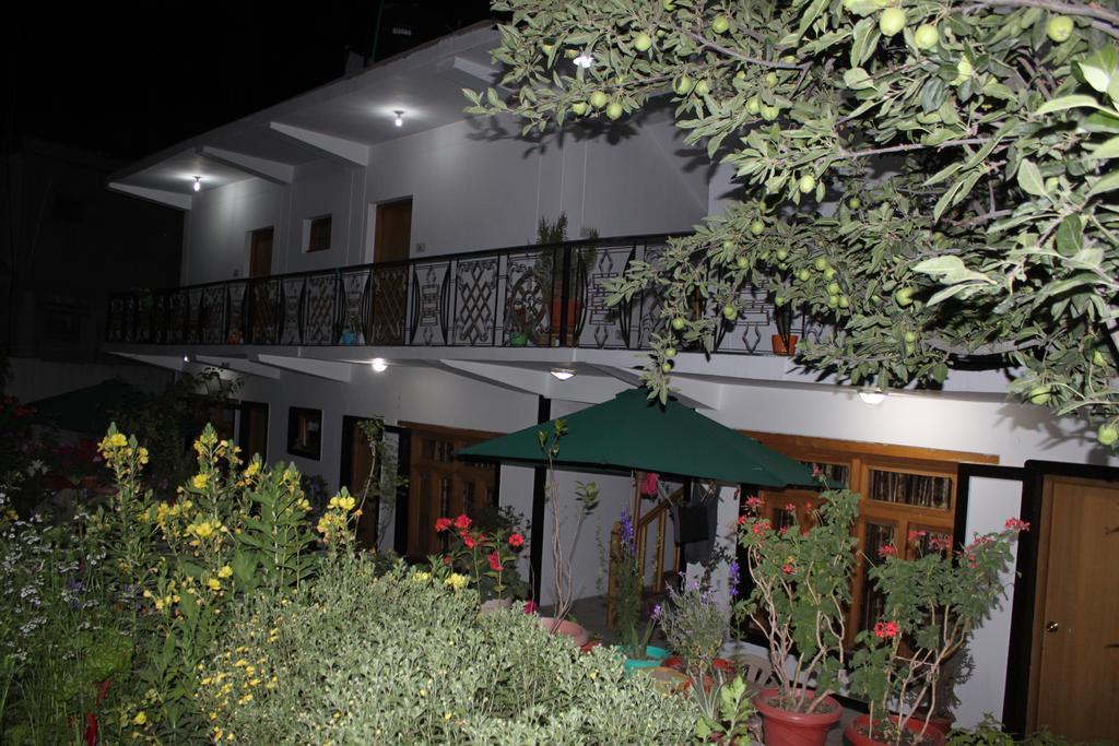 Travellers House Ξενοδοχείο Λεχ Εξωτερικό φωτογραφία